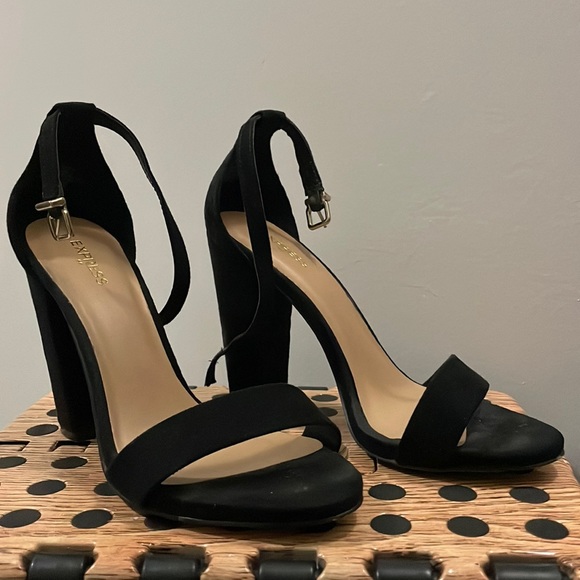 Express Shoes - Express Suede heel sandals - Block Heel - size 6